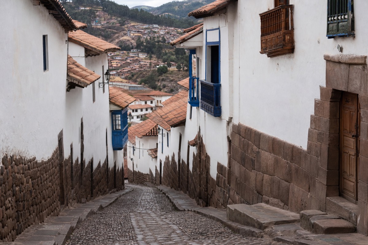 Cobblestone street in Cusco's San Blas neighborhood, a good base when planning a Peru travel budget